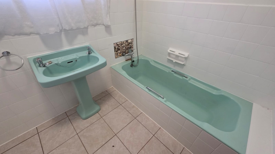 4 Bedroom Property for Sale in Songloed North West